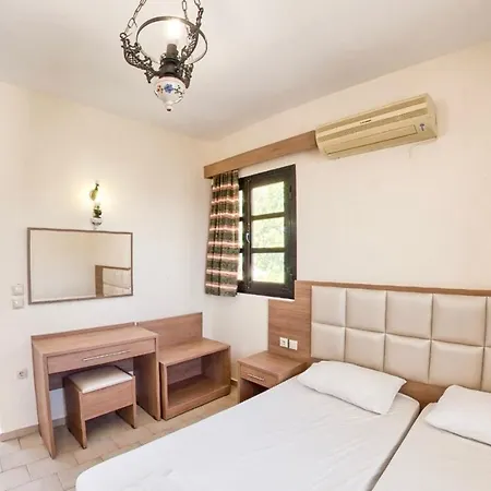 Coralli Pefki (Rhodes)