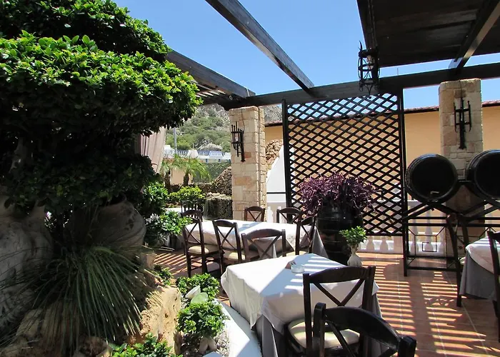 Coralli Pefki (Rhodes)